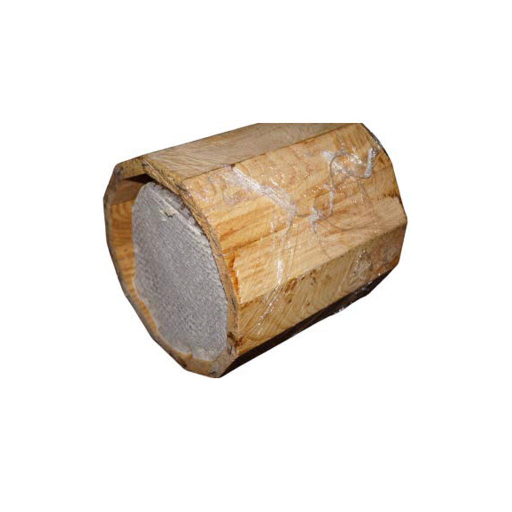 Bergwiesenwabenhonig im Holztunnel